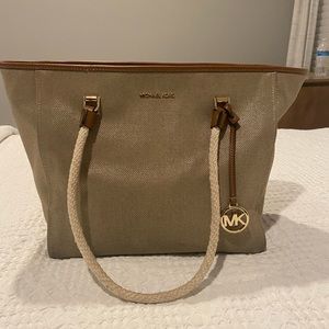 Michael Kors Blakely Lg. Tote Used, gently worn, very good condition.